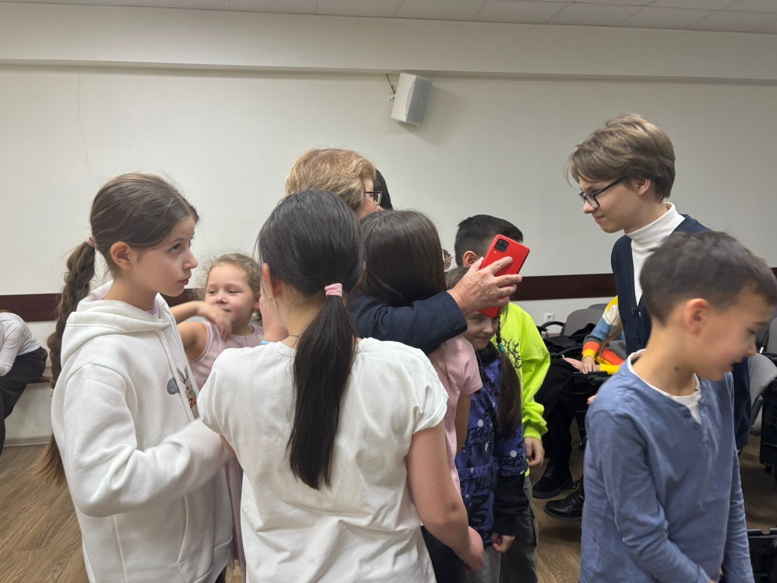 Репетиции в детском театре КФУ 'Радуга' продолжаются Репетиции в детском театре КФУ 'Радуга' продолжаются