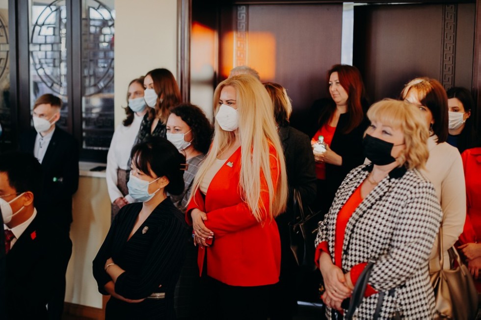 ���� ���������� ����� ������������� � ����������� ����������� ���