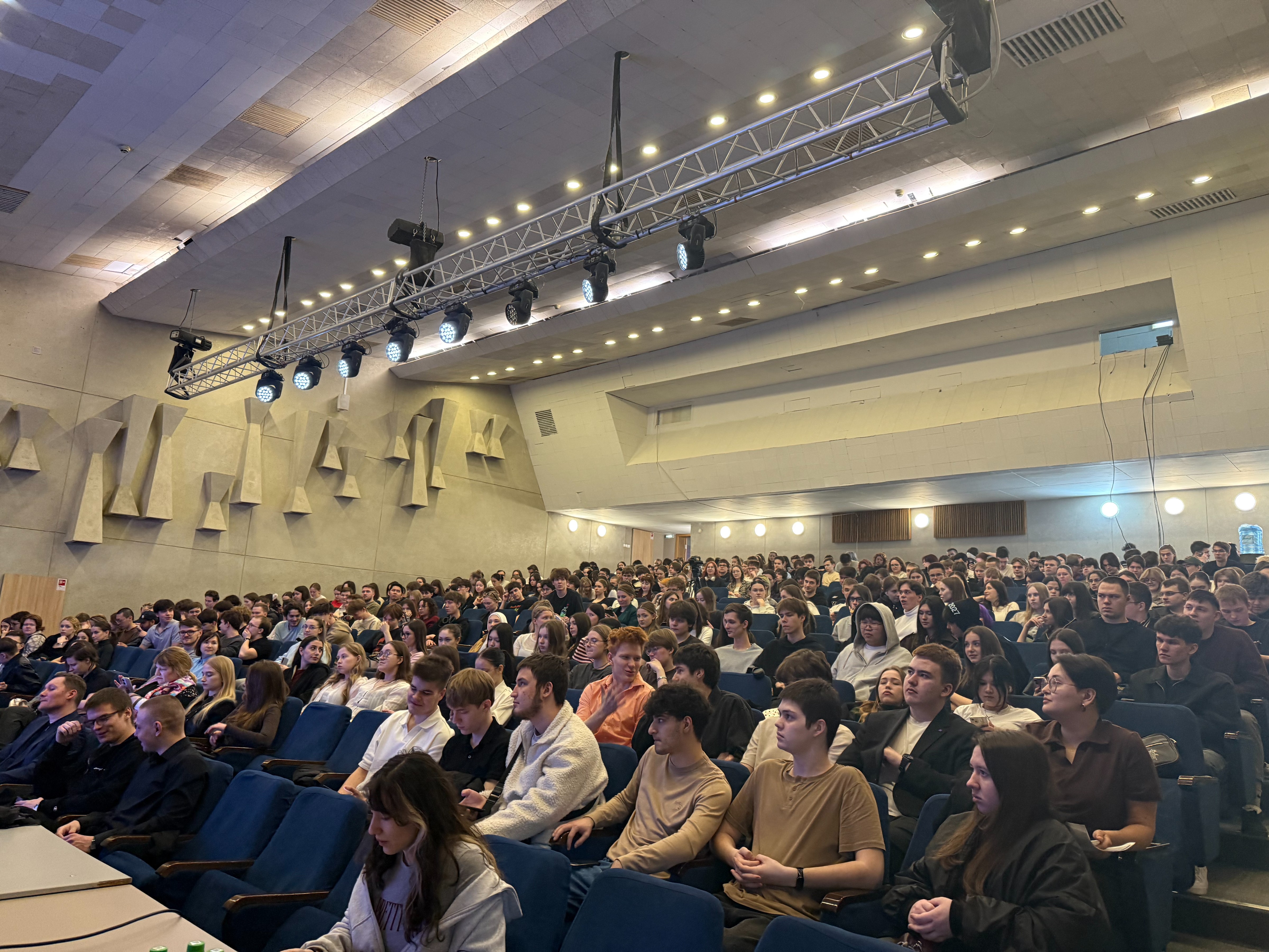 ����� 70 ��������� ������ ����������� � ��������������� ������������������� �� ��������� ��������������� ��������� ���