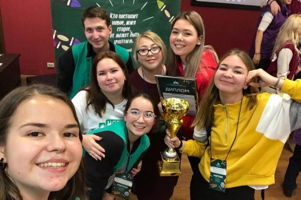 Студенты Елабужского института КФУ заняли II место во Всероссийском конкурсе студентов педагогических направлений подготовки 'Учитель нового поколения' Студенты Елабужского института КФУ заняли II место во Всероссийском конкурсе студентов педагогических направлений подготовки 'Учитель нового поколения'