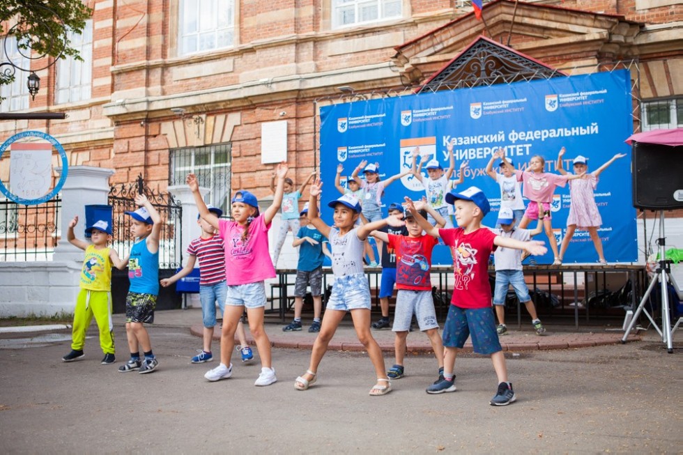 В Елабужском институте КФУ состоялось торжественное закрытие лагеря 'ИнтеЛЛето' В Елабужском институте КФУ состоялось торжественное закрытие лагеря 'ИнтеЛЛето'