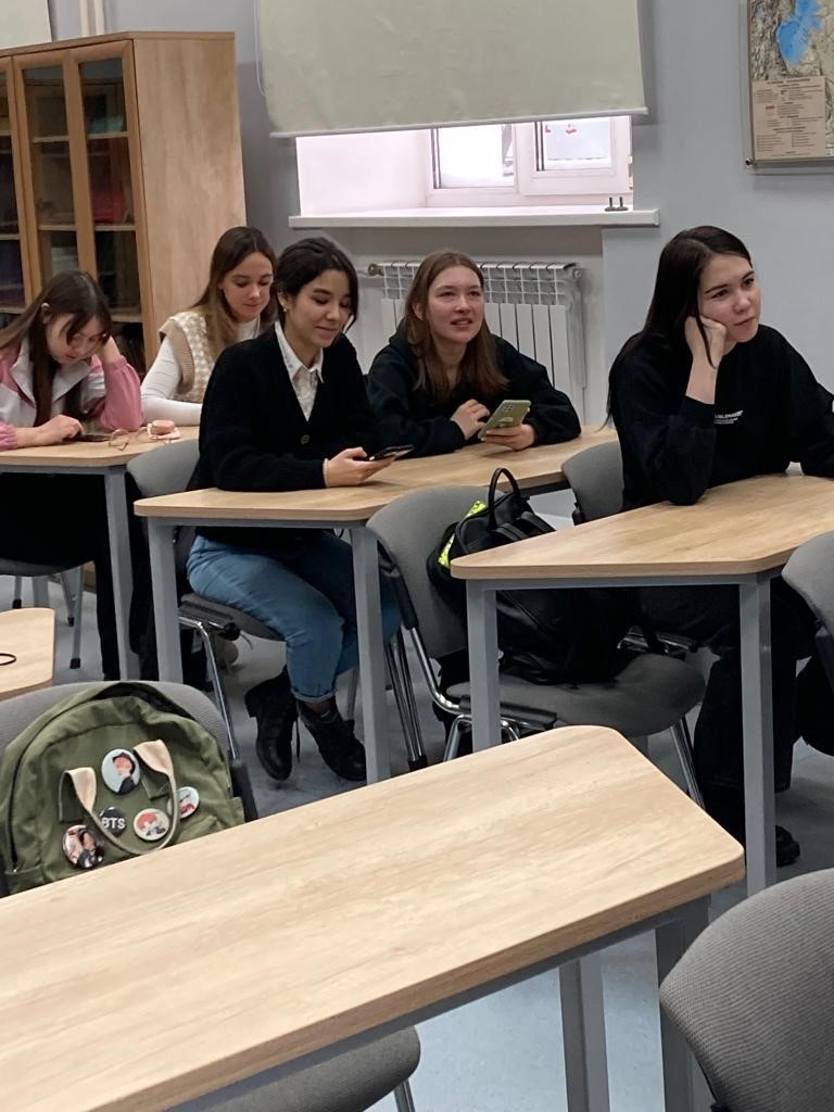 Студенты-регионоведы обсудили развитие Сахалина Студенты-регионоведы обсудили развитие Сахалина