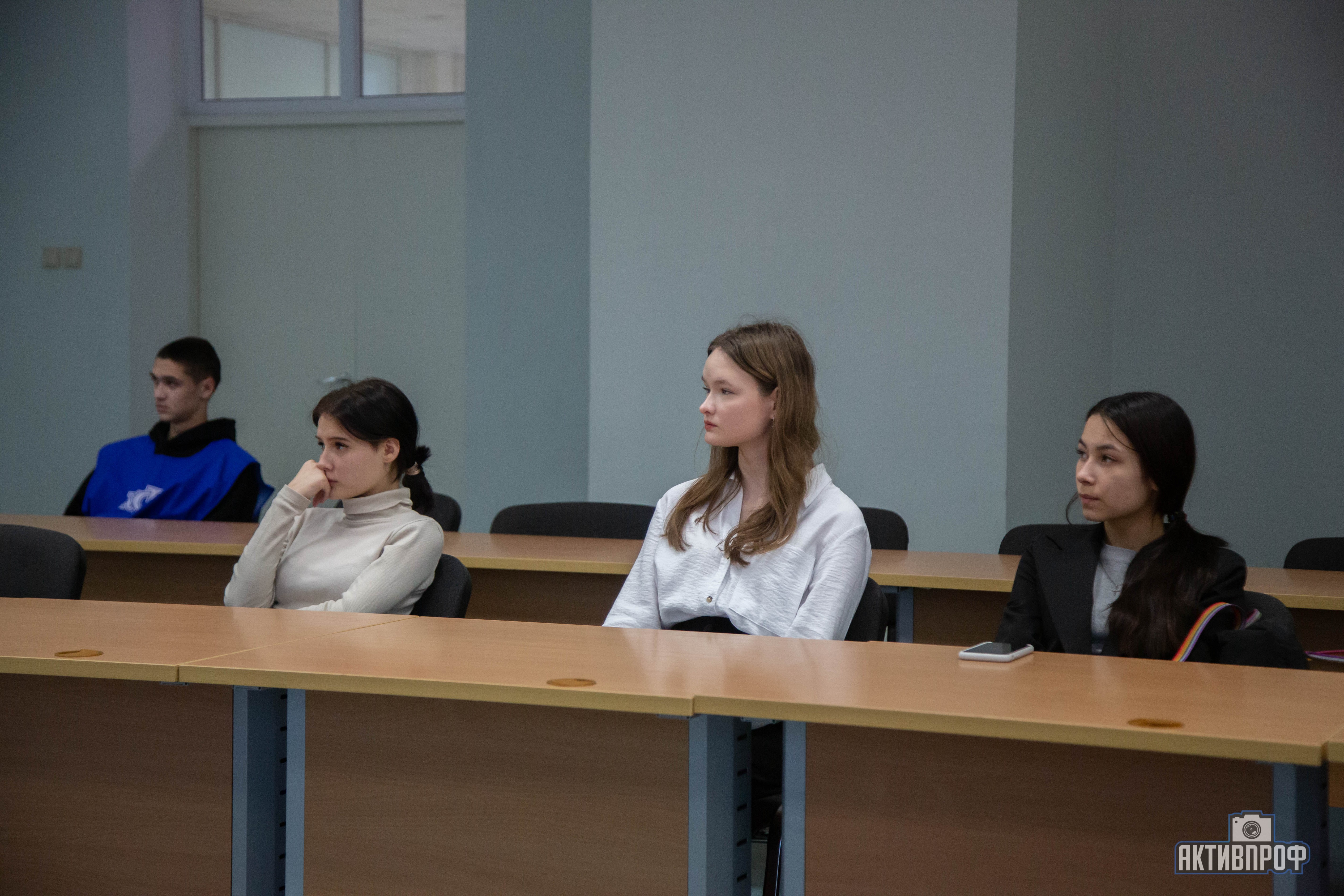 ���������-������������� ������� �����������  ����  ����������� ���������� ,�������, ������-���������������� �����������, ����������� ��������������� �����