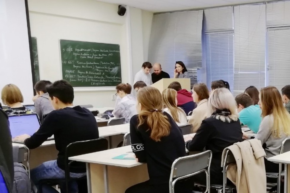 Встреча представителей компании 'Ак Барс Цифровые Технологии' со студентами ИВМиИТ Встреча представителей компании 'Ак Барс Цифровые Технологии' со студентами ИВМиИТ