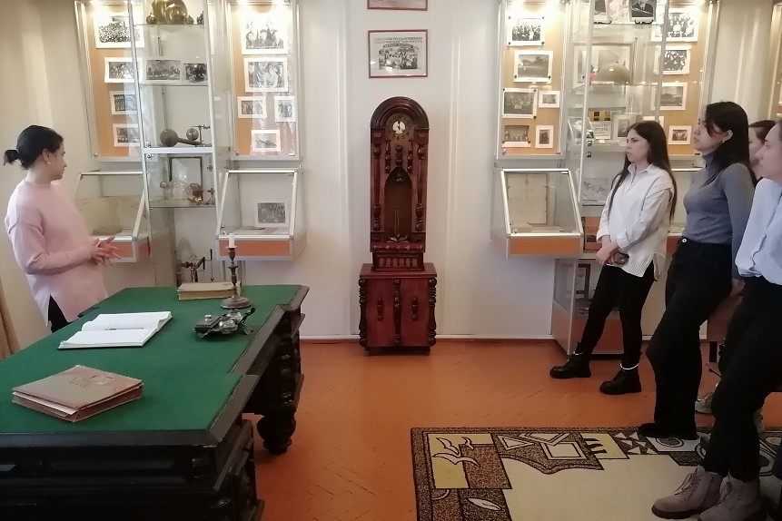 Студенты-заочники посетили Музей истории Елабужского института КФУ