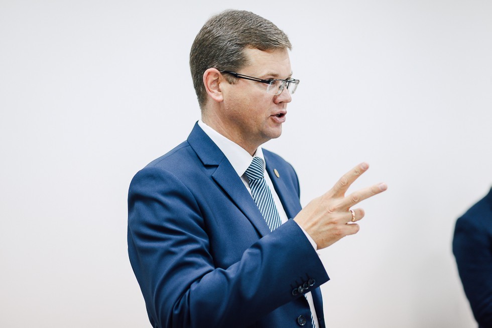 � ������ ����� ������������� ��������� � �������������� ������ ���������(������������)