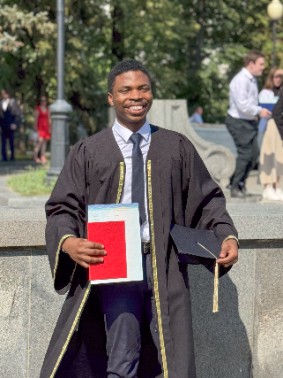 How to grow from junior developer to senior in a large IT company in just one and a half years? How to grow from junior developer to senior in a large IT company in just one and a half years?