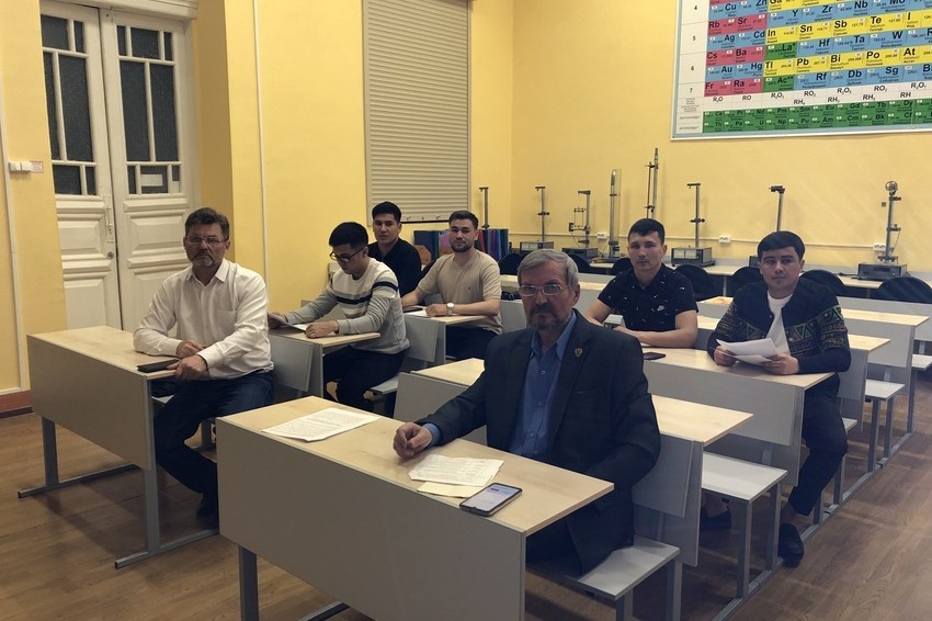 Подведены итоги работы секций по физике Итоговой научно-образовательной конференции студентов Подведены итоги работы секций по физике Итоговой научно-образовательной конференции студентов