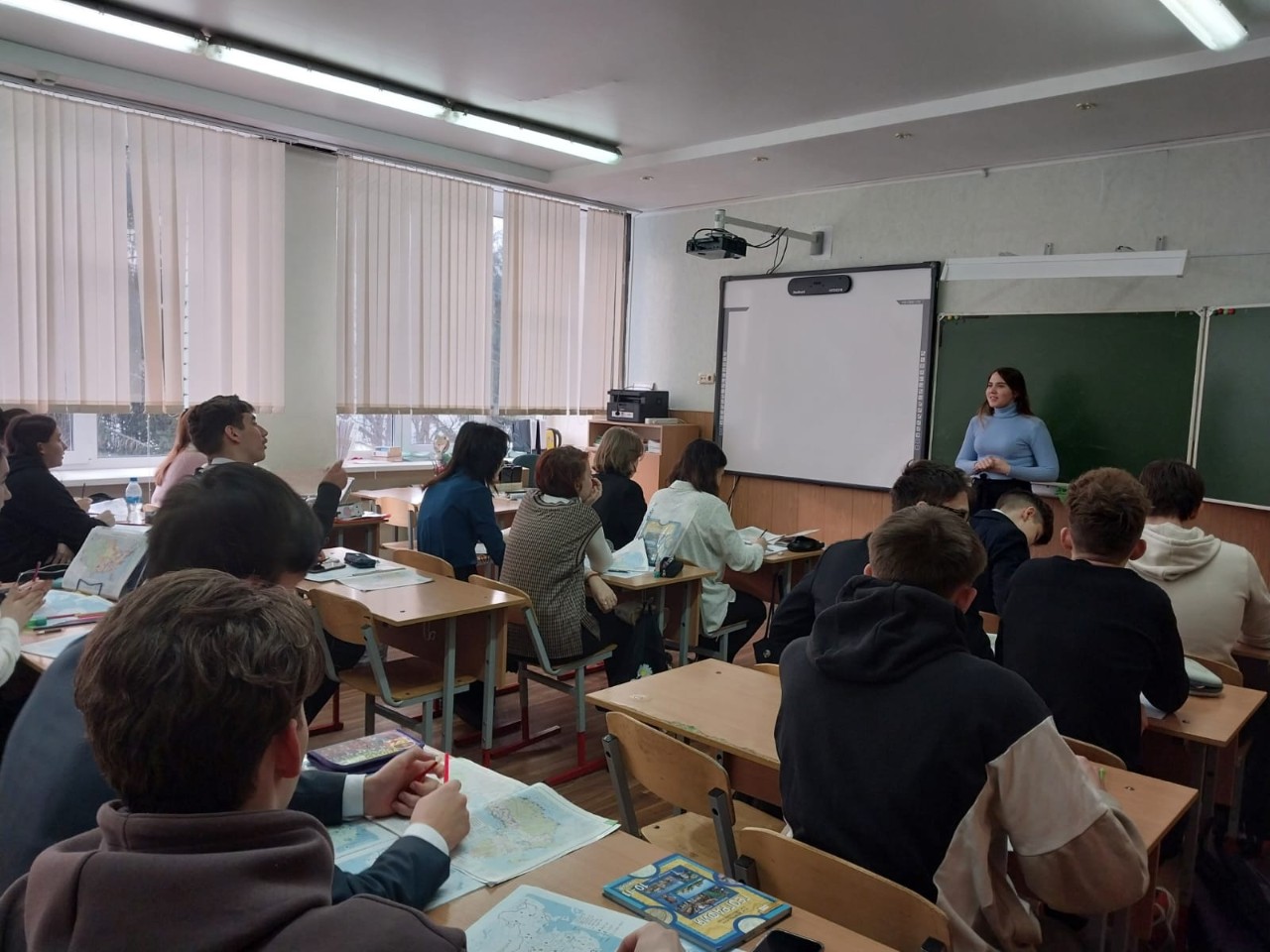 Студенты проводят профориентационную работу Студенты проводят профориентационную работу