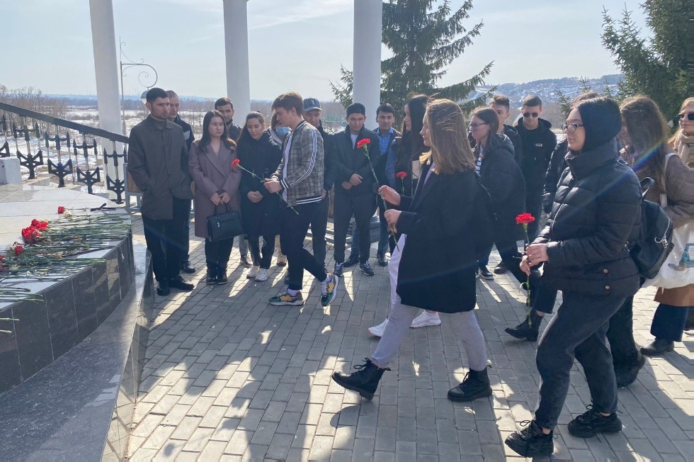 �������� ��������� ������������� � ����������� ���� ��������� ����� � ������� ����