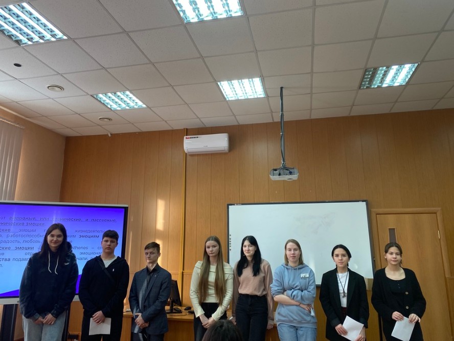 Преподаватели Елабужского института КФУ продолжают работу со школьниками психолого-педагогических классов г. Елабуги Преподаватели Елабужского института КФУ продолжают работу со школьниками психолого-педагогических классов г. Елабуги