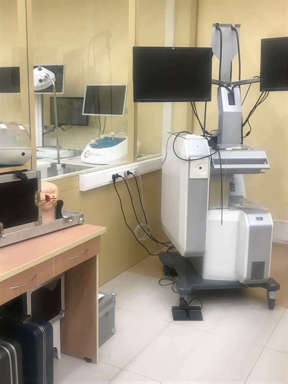 ����������