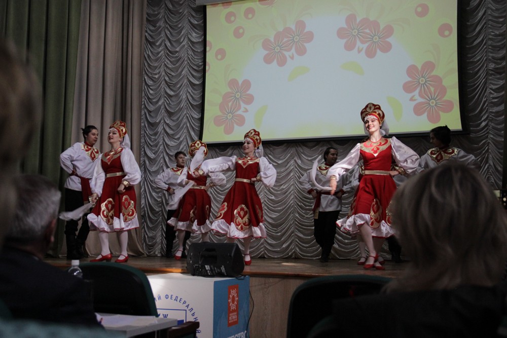 Участие коллектива Елабужского института КФУ в I муниципальном конкурсе 'Алабуга-Арт' художественной самодеятельности среди коллективов предприятий, организаций и учреждений Участие коллектива Елабужского института КФУ в I муниципальном конкурсе 'Алабуга-Арт' художественной самодеятельности среди коллективов предприятий, организаций и учреждений