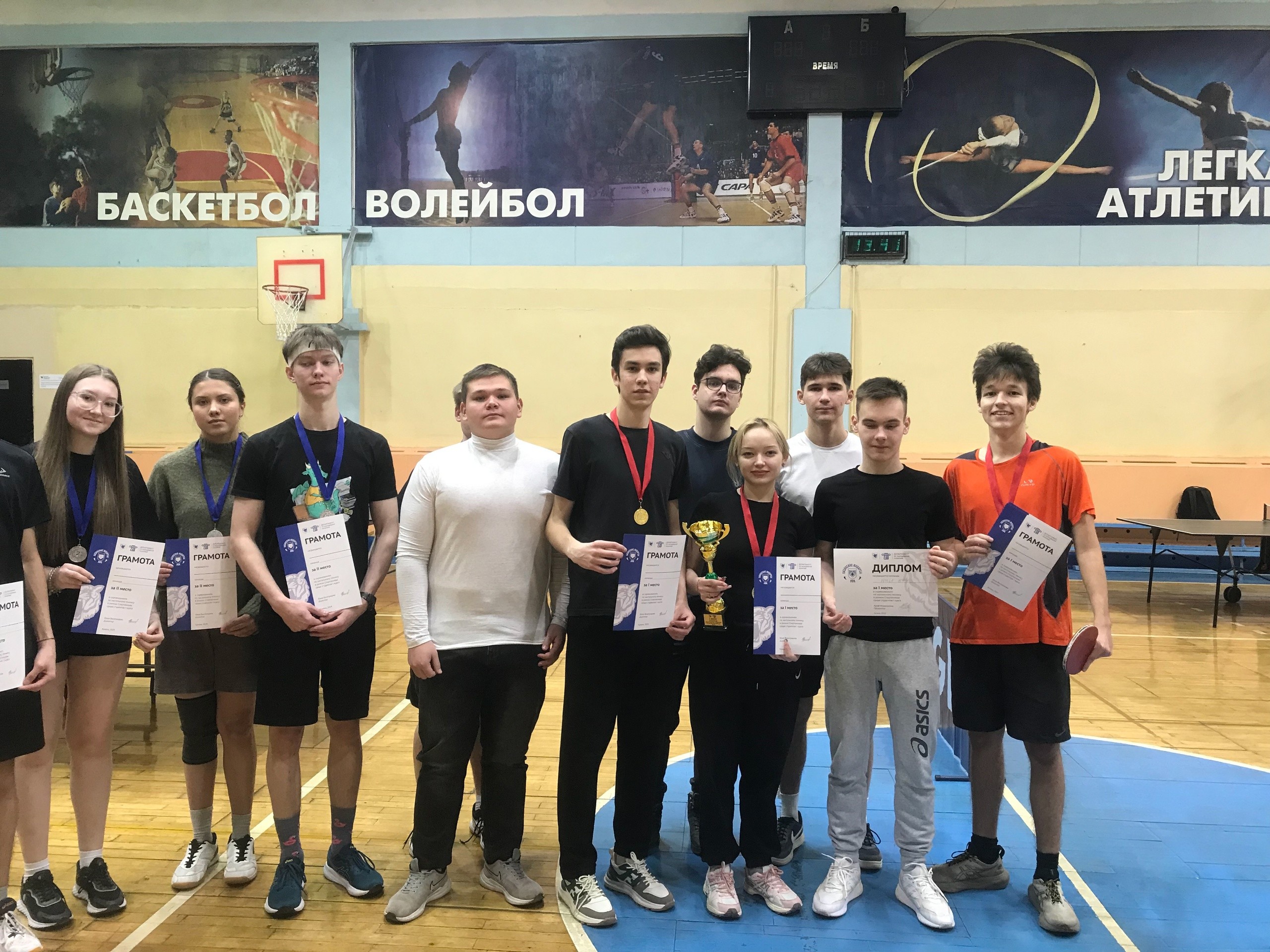 Медалей много не бывает! Медалей много не бывает!