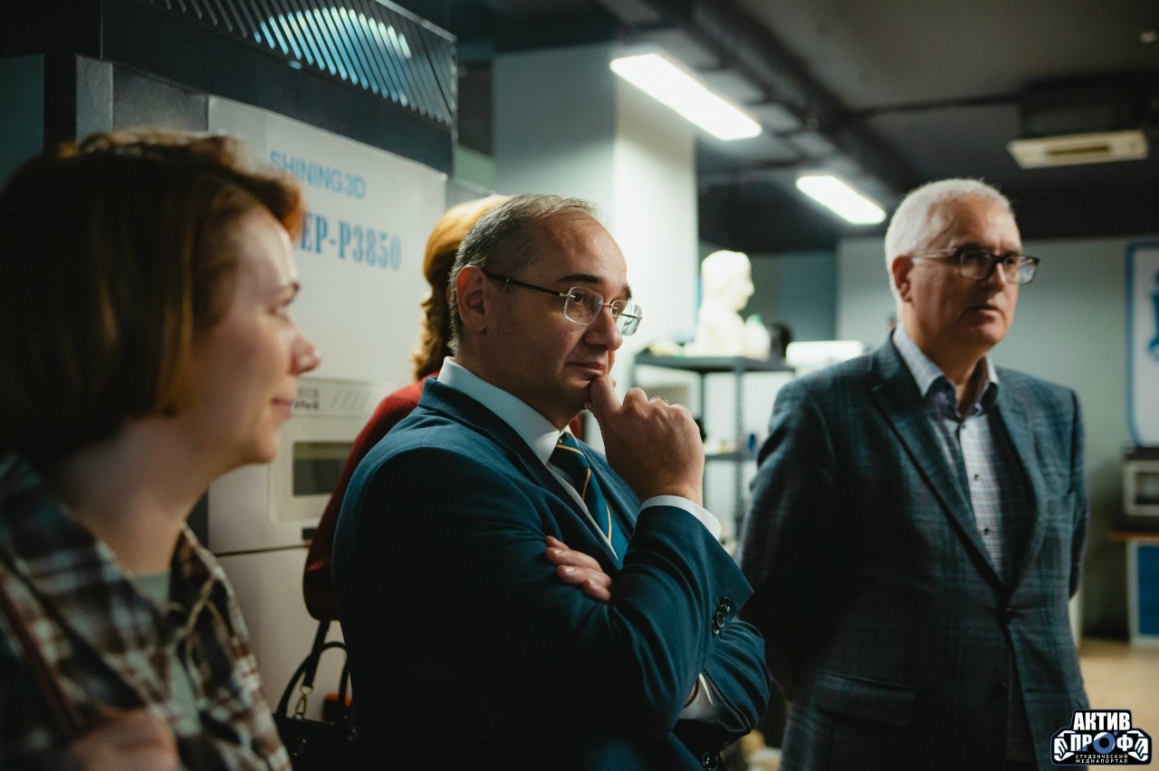 � ,��� &laquo;����� ���� ���&raquo;, ��� &laquo;�����&raquo;