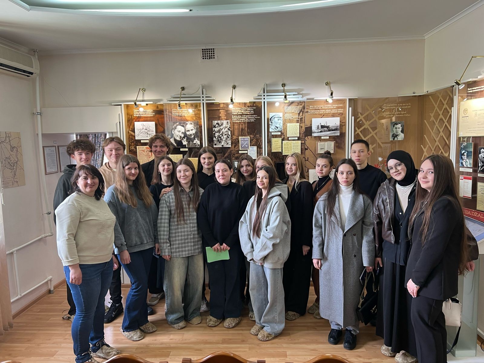 ����� ������ ���������, ����������� 80-����� ������ � ������� ������������� �����