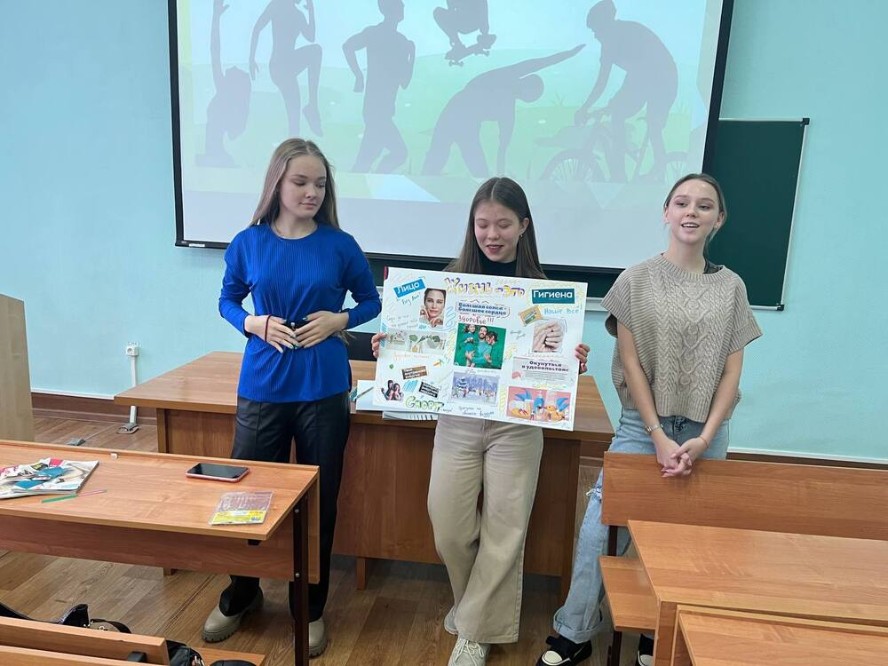 Преподаватели Елабужского института КФУ продолжают работу со школьниками психолого-педагогических классов г. Елабуги Преподаватели Елабужского института КФУ продолжают работу со школьниками психолого-педагогических классов г. Елабуги