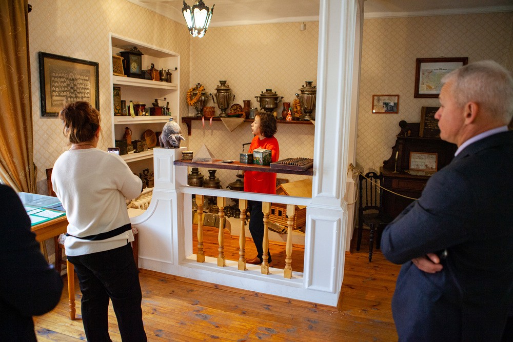 IX ������������ ������: ��������� (����)