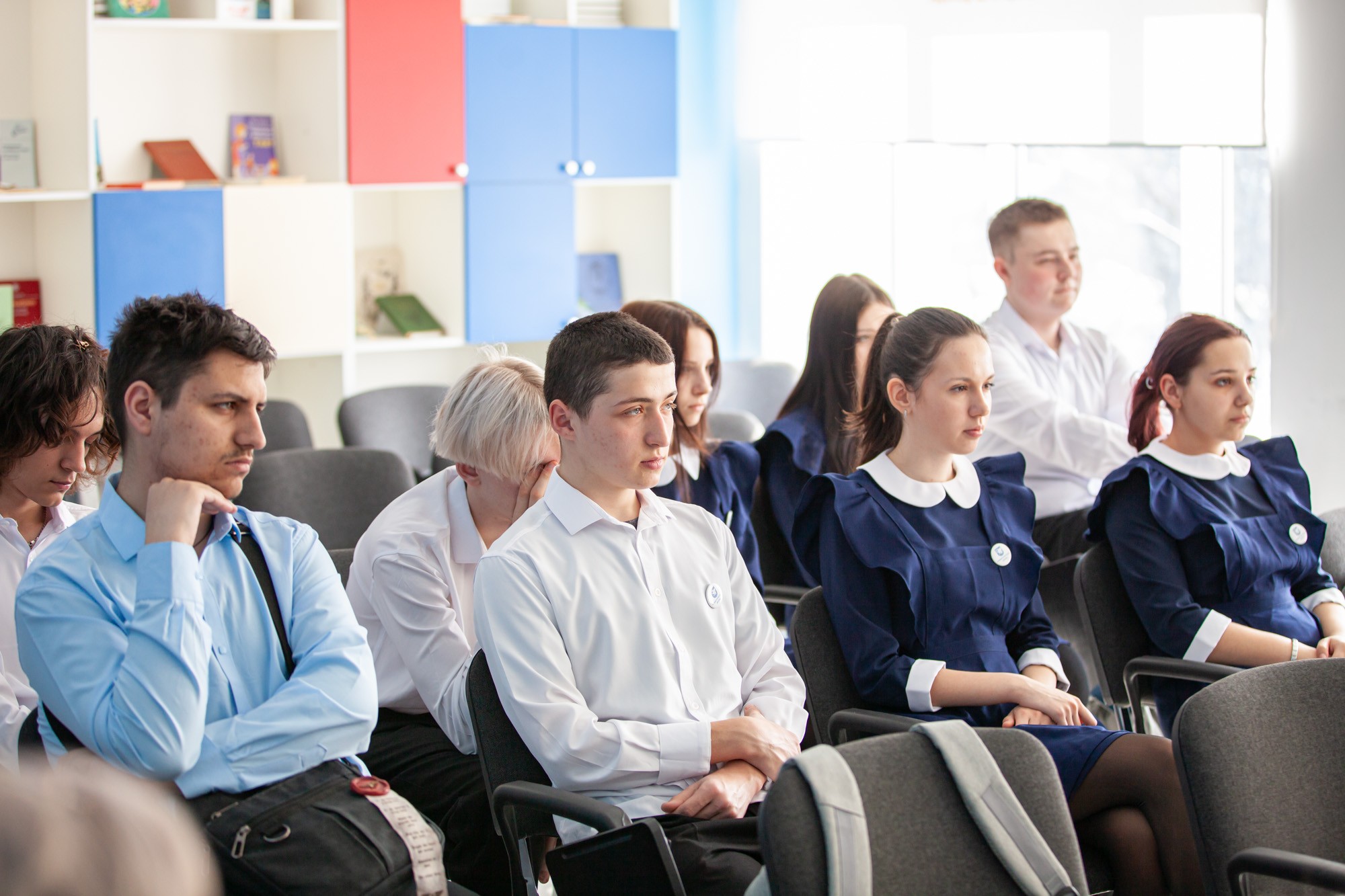 Школьники из Лисичанска и Рубежного завершили первую неделю учебы в 'Университетской' школе Школьники из Лисичанска и Рубежного завершили первую неделю учебы в 'Университетской' школе