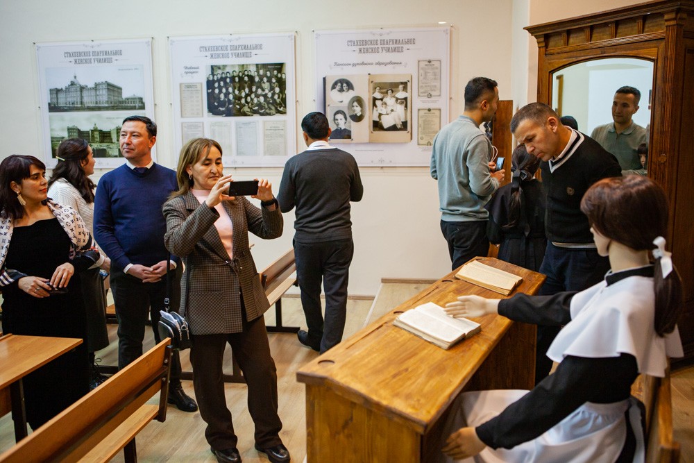 ������������� ����� �������� ����� ��������� ������������ � ���������� ��������� ���