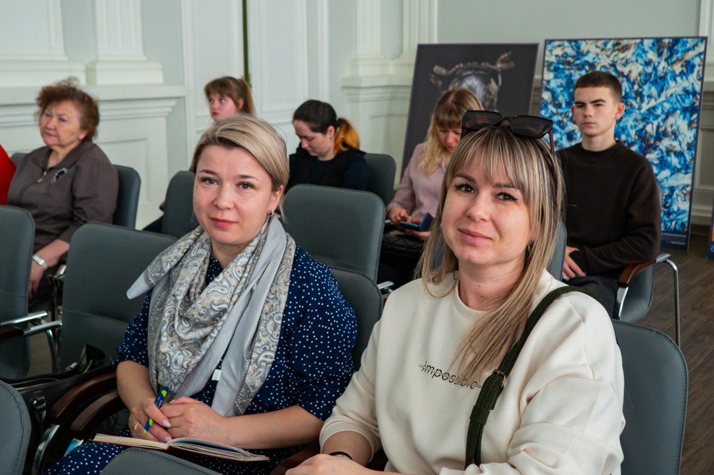 В Елабужском институте прошла лекция 'Место русского языка в системе языков мира', посвященная году педагога и наставника В Елабужском институте прошла лекция 'Место русского языка в системе языков мира', посвященная году педагога и наставника