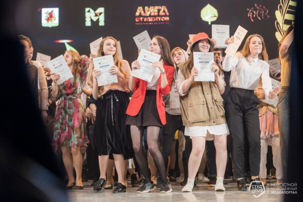 С каждой весной больше побед! С каждой весной больше побед!