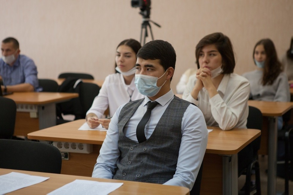 Студенты и магистранты Елабужского института выступили с научными работами в рамках секционного заседания VIII Махмутовских чтений Студенты и магистранты Елабужского института выступили с научными работами в рамках секционного заседания VIII Махмутовских чтений