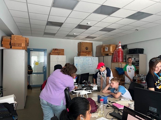 Pupils of children's IT-camp Innocamp visited Laboratory of Intelligent Robotics Systems