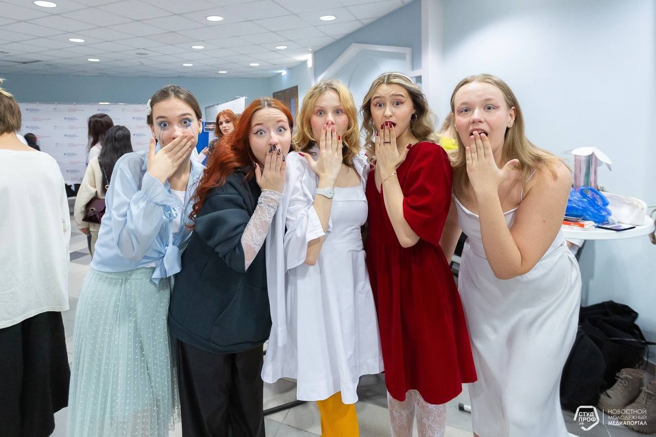 Творческий коллектив 'Между строк' Творческий коллектив 'Между строк'