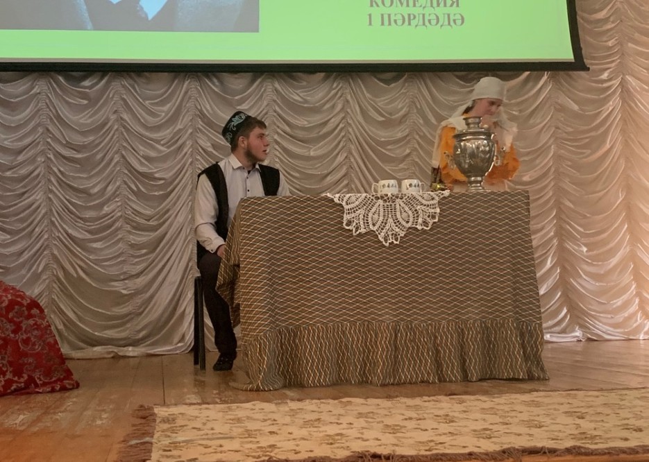 Студенты Елабужского института КФУ сыграли спектакль 'Беренче театр' Студенты Елабужского института КФУ сыграли спектакль 'Беренче театр'