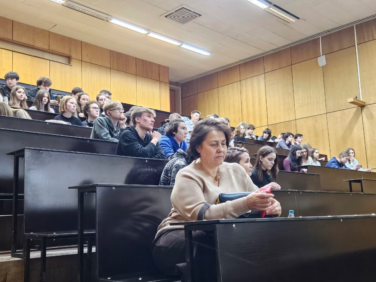 Школьники лицея Иннополис познакомились с физикой в КФУ Школьники лицея Иннополис познакомились с физикой в КФУ