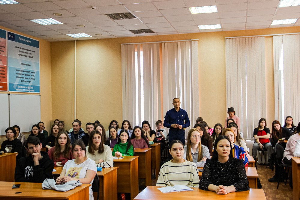 Для студентов первого курса Елабужского института Казанского федерального университета состоялось занятие, посвященное пропаганде трезвости и профилактике употребления наркотиков Для студентов первого курса Елабужского института Казанского федерального университета состоялось занятие, посвященное пропаганде трезвости и профилактике употребления наркотиков