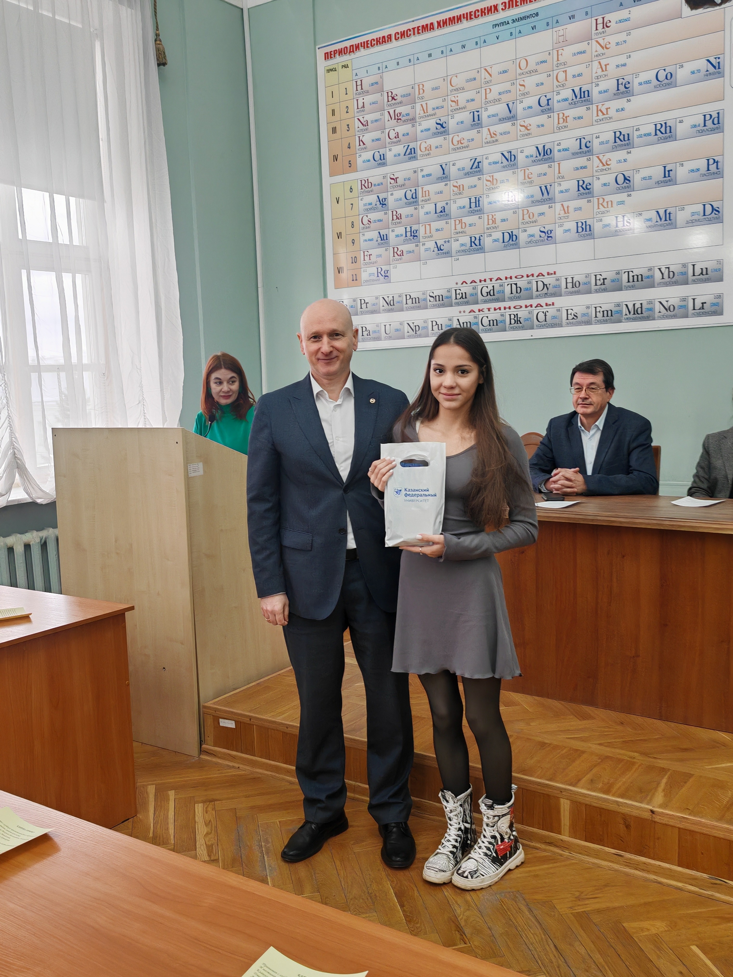 Встреча руководства Химического института со студентами первого года обучения Встреча руководства Химического института со студентами первого года обучения