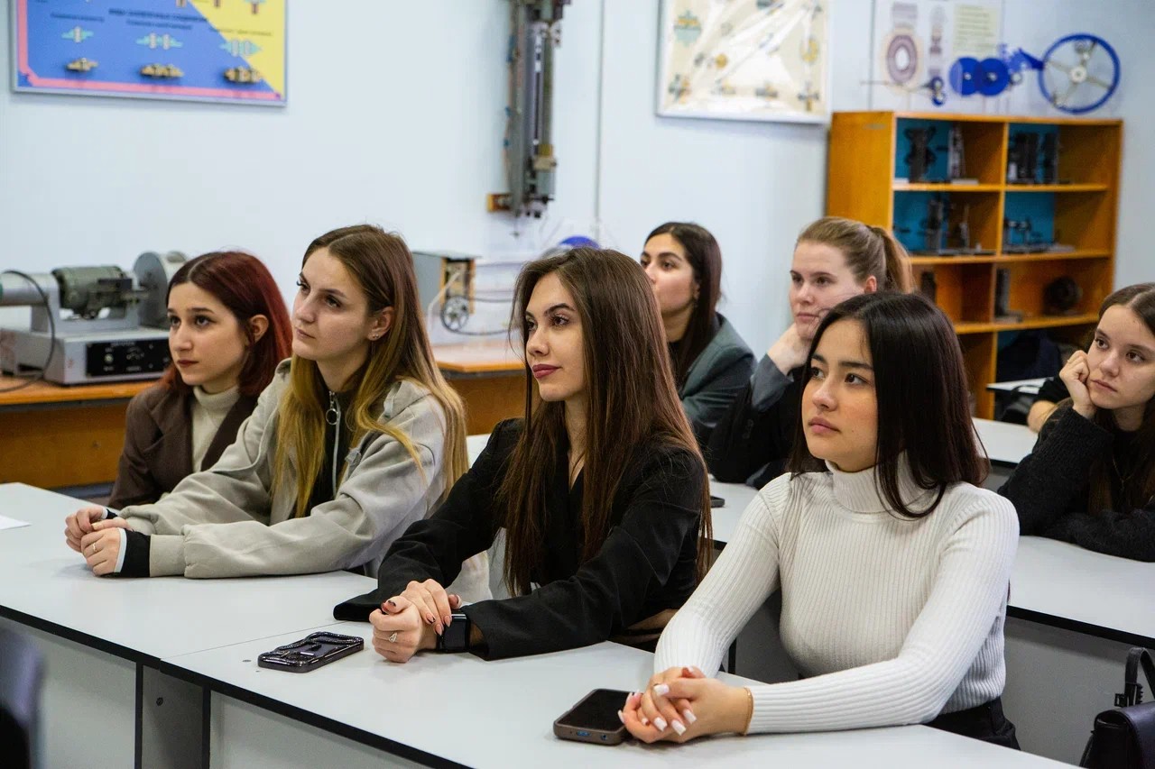 Студенты НЧИ КФУ сразились в 'Научных боях' Студенты НЧИ КФУ сразились в 'Научных боях'