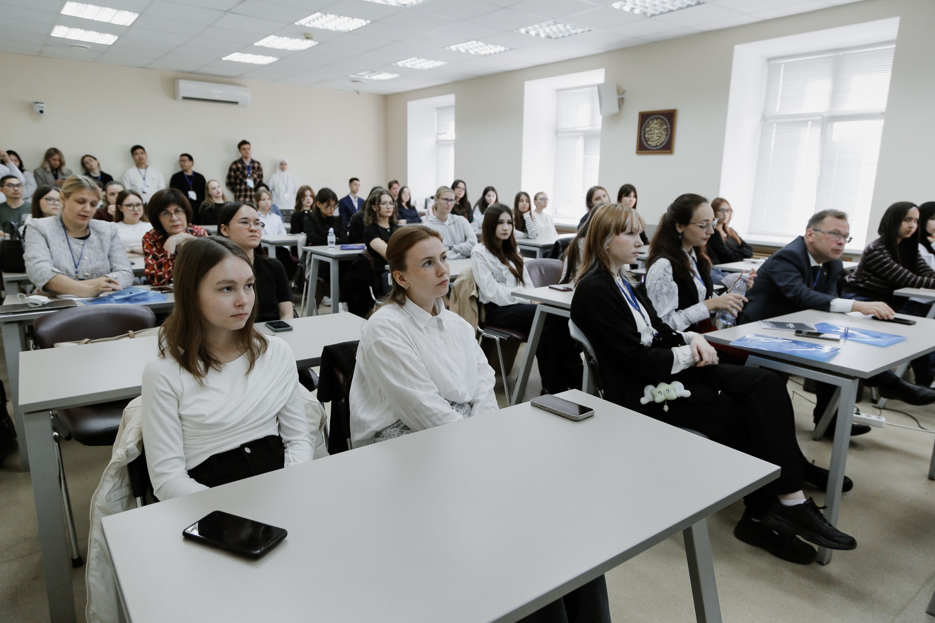 ������-�����