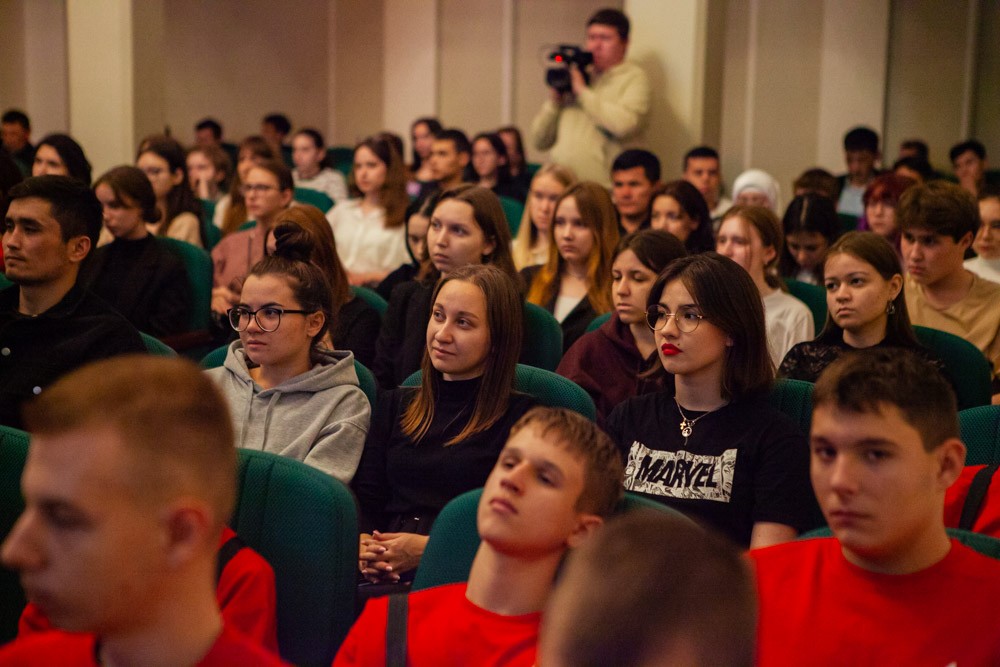 В Елабужском институте прошел концерт В Елабужском институте прошел концерт