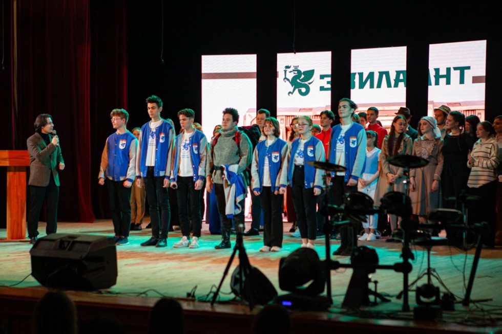 Как пронести дружбу через сотни световых лет? Как пронести дружбу через сотни световых лет?