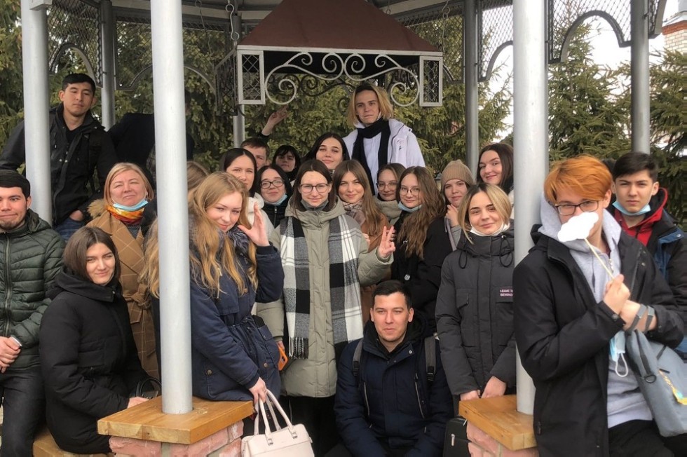 Студенты отделения экономических и юридических наук посетили библиотеку серебряного века Студенты отделения экономических и юридических наук посетили библиотеку серебряного века