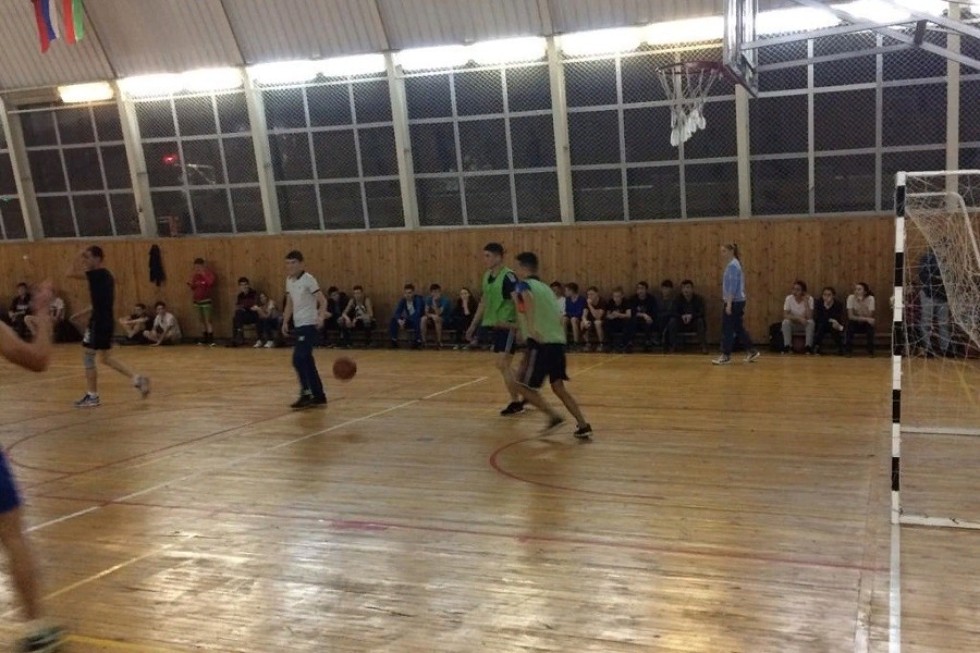 Первокурсники продолжают состязаться в различных видах спорта Первокурсники продолжают состязаться в различных видах спорта