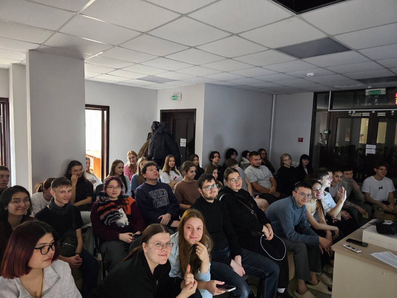 Встреча иногородних студентов с представителями Молодой Гвардии Единой России Встреча иногородних студентов с представителями Молодой Гвардии Единой России