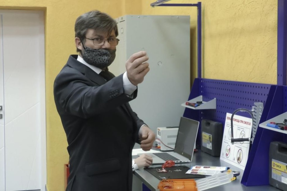 Конкурс 'Созидательный труд для школьников' прошел в Доме научной коллаборации Конкурс 'Созидательный труд для школьников' прошел в Доме научной коллаборации