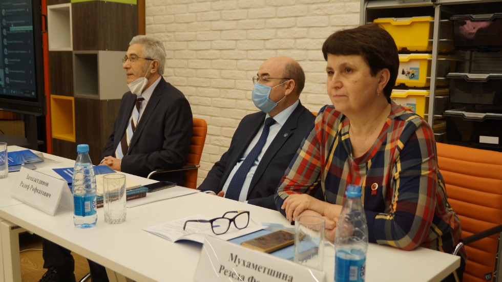 �������� ������������� ������-������������ �����������, ����������� 100-����� �� ��� �������� ��������� ��� ���������