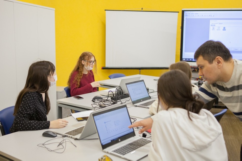 Учебно-тренировочные сборы прошли в Доме научной коллаборации Учебно-тренировочные сборы прошли в Доме научной коллаборации