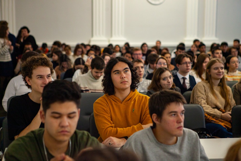 В Елабужском институте КФУ проходит просветительская акция 'Достижения России' В Елабужском институте КФУ проходит просветительская акция 'Достижения России'
