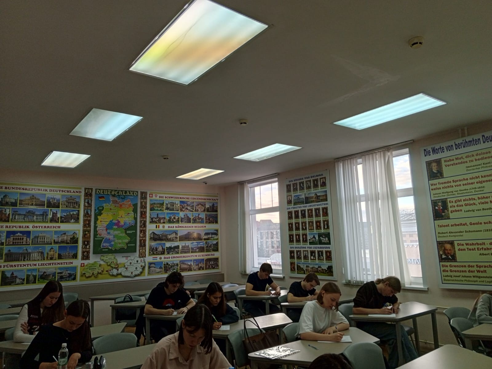 Диктант на четырех языках: Вызов и возможности для лингвистов Диктант на четырех языках: Вызов и возможности для лингвистов