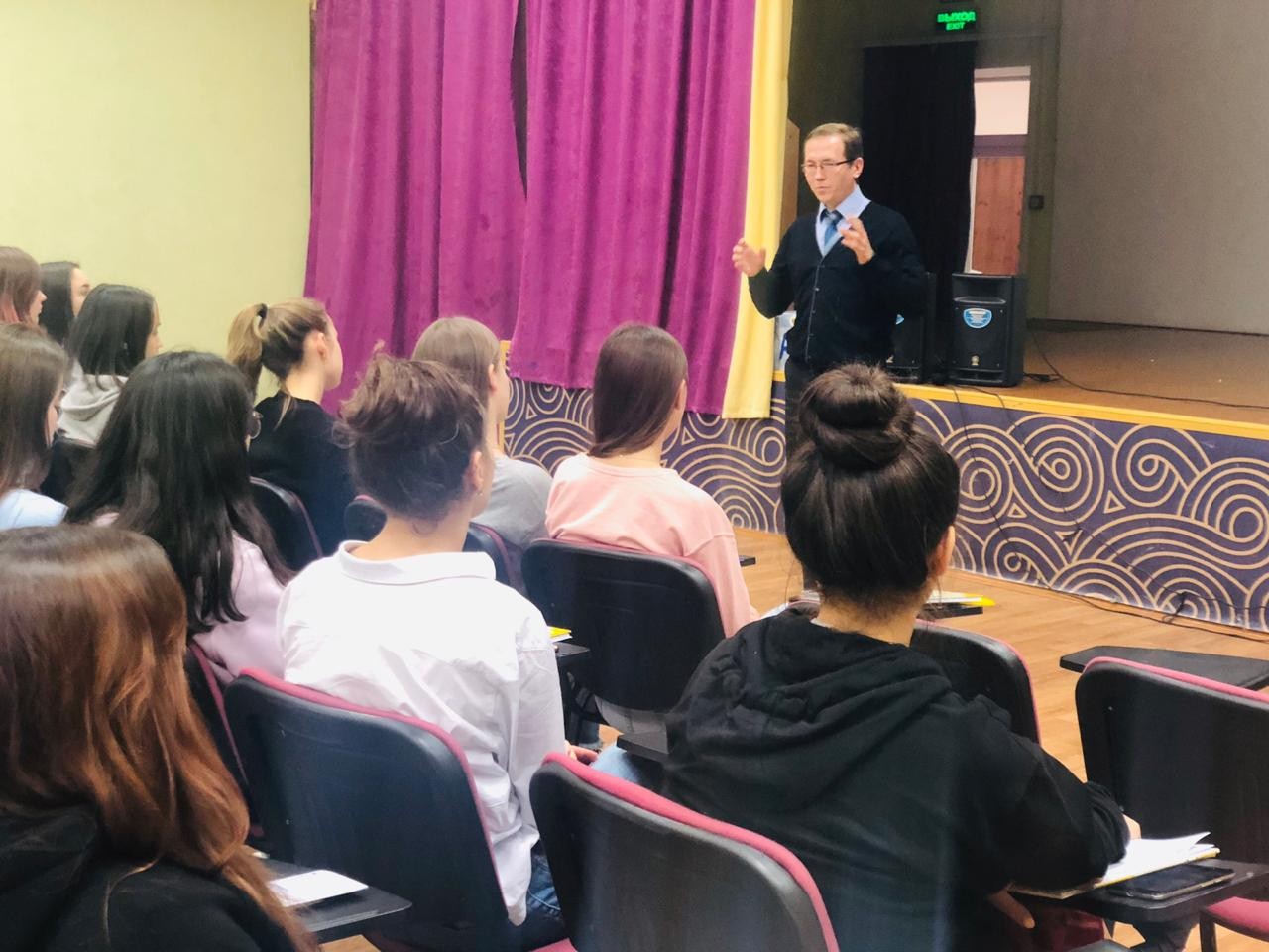 Представители Института международных отношений провели профориентационную встречу с участниками Школы Представители Института международных отношений провели профориентационную встречу с участниками Школы