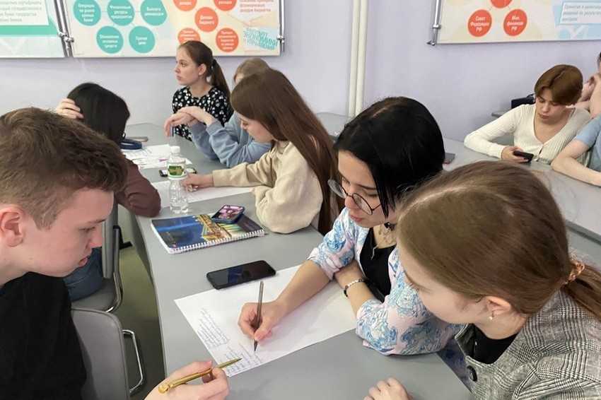 Занятия в ДНК прошли для психолого-педагогических классов Елабужского района Занятия в ДНК прошли для психолого-педагогических классов Елабужского района