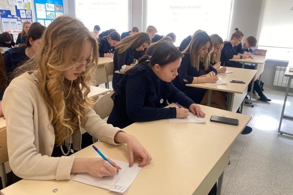 'Гроза рифмовалась с любовью. С этим летом' 'Гроза рифмовалась с любовью. С этим летом'