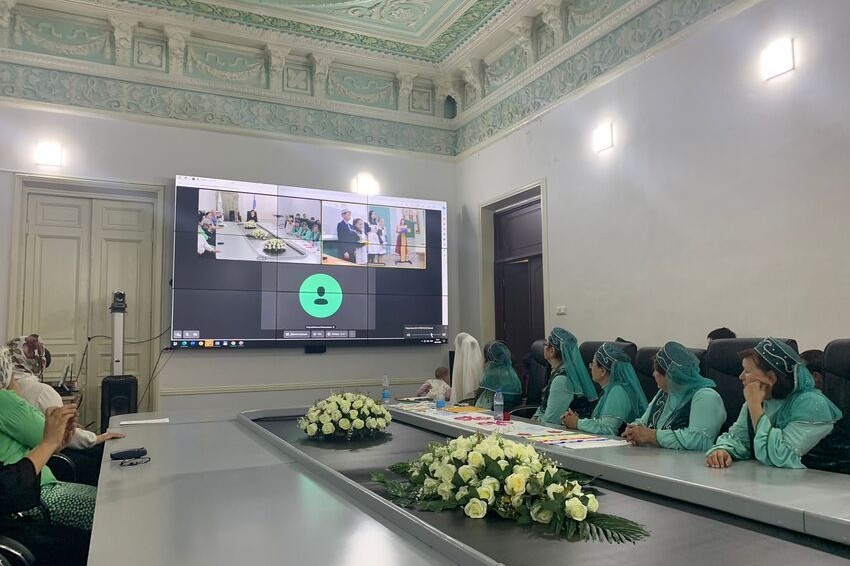 'Тукайга ? чәчәкләр!': праздник поэзии в Елабужском институте КФУ 'Тукайга ? чәчәкләр!': праздник поэзии в Елабужском институте КФУ