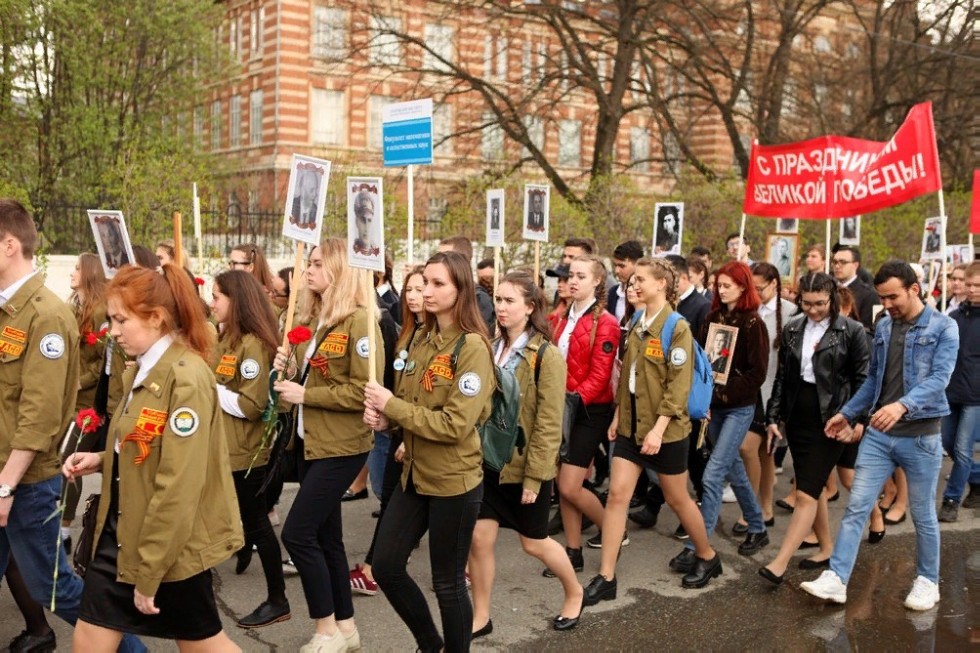 'Поклонимся великим тем годам': День Победы встретили в Елабужском институте КФУ 'Поклонимся великим тем годам': День Победы встретили в Елабужском институте КФУ